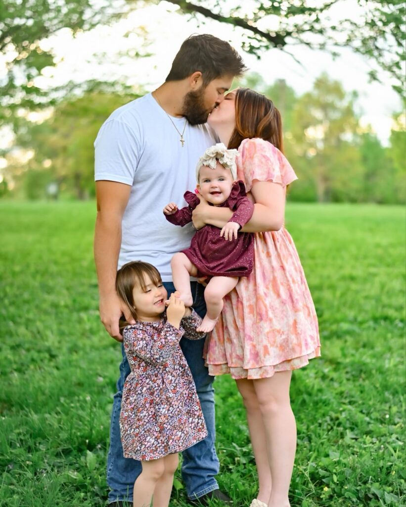 Parents Passionate Kiss 