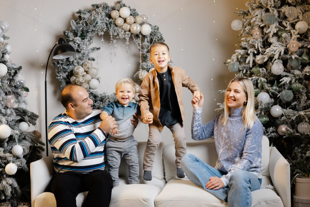 Creative New Year family Photoshoot Ideas