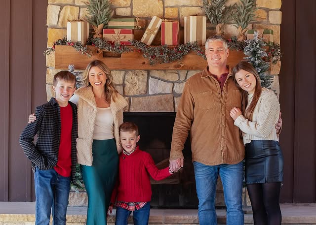 Festive Fireplace Family Portraits