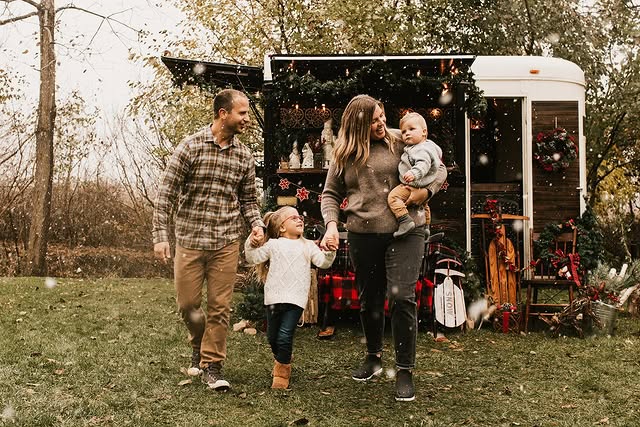 Backyard Picnic Holiday Photoshoot