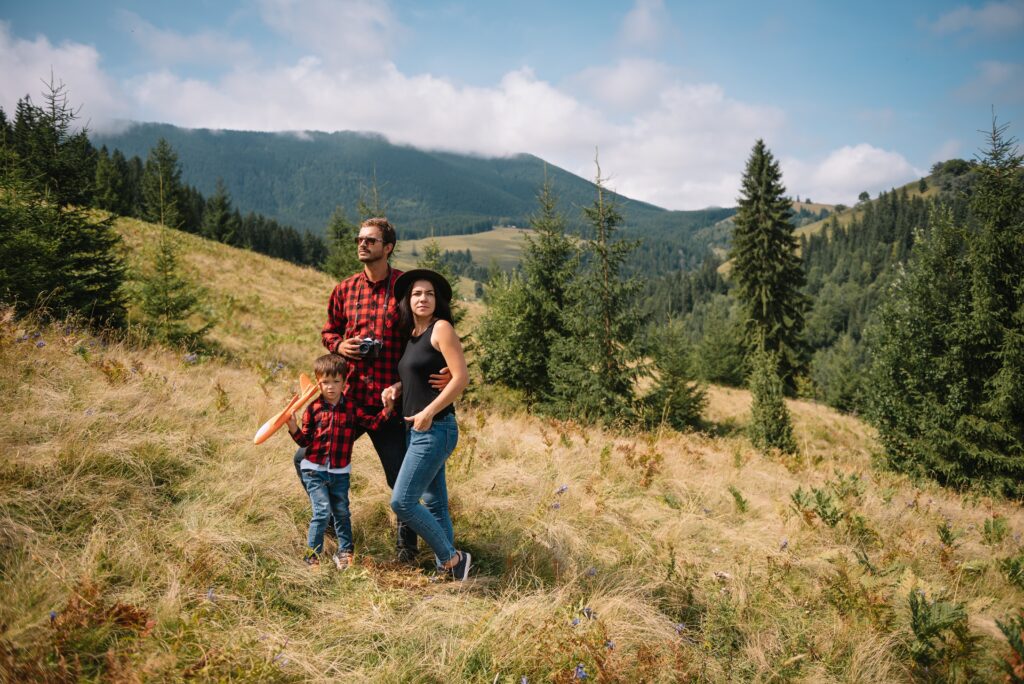 best backgrounds for outdoor family photos