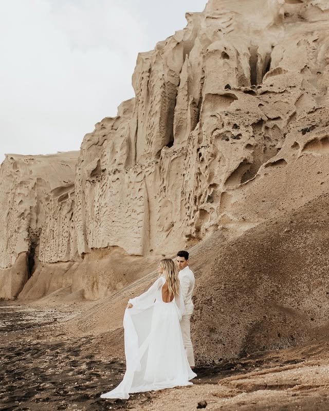 Desert Cliffside Anniversary Photoshoot Idea