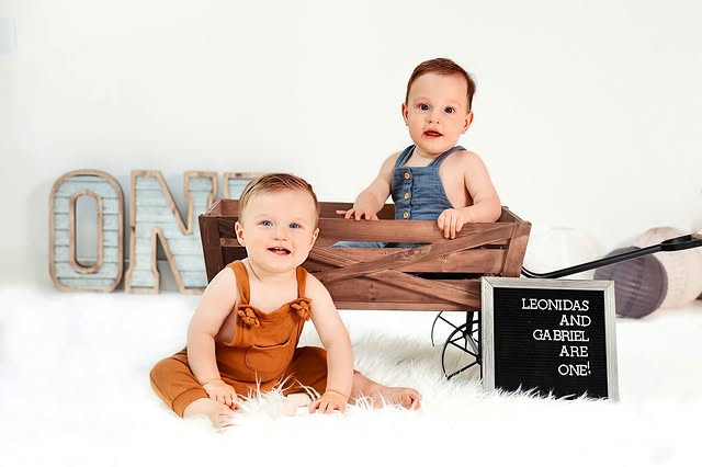 Cozy Basket Snuggle Twin Photoshoot Idea