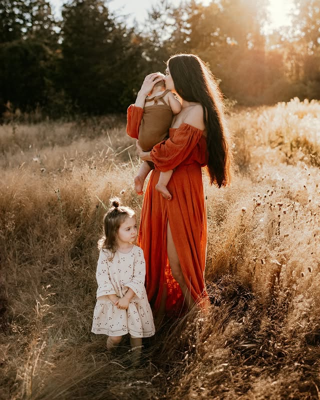 Vintage Aesthetic Mother's Day Photoshoot Idea