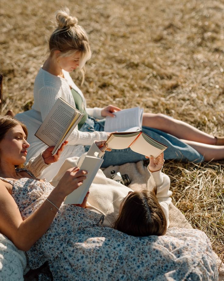 Cozy Reading Nook Group Shot