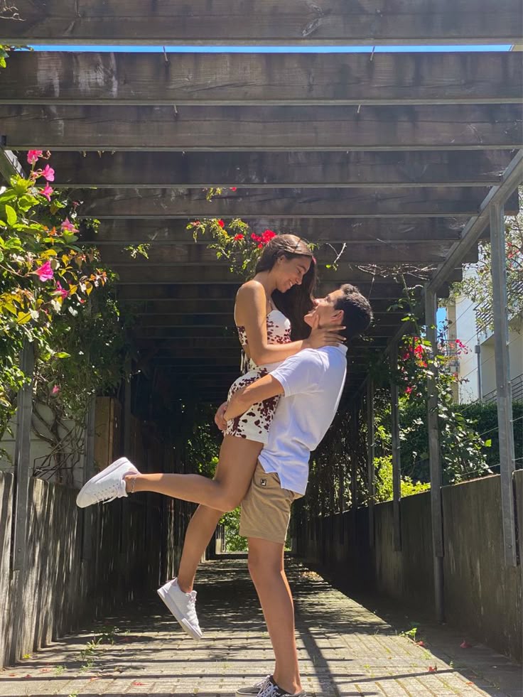 couple photo poses ideas