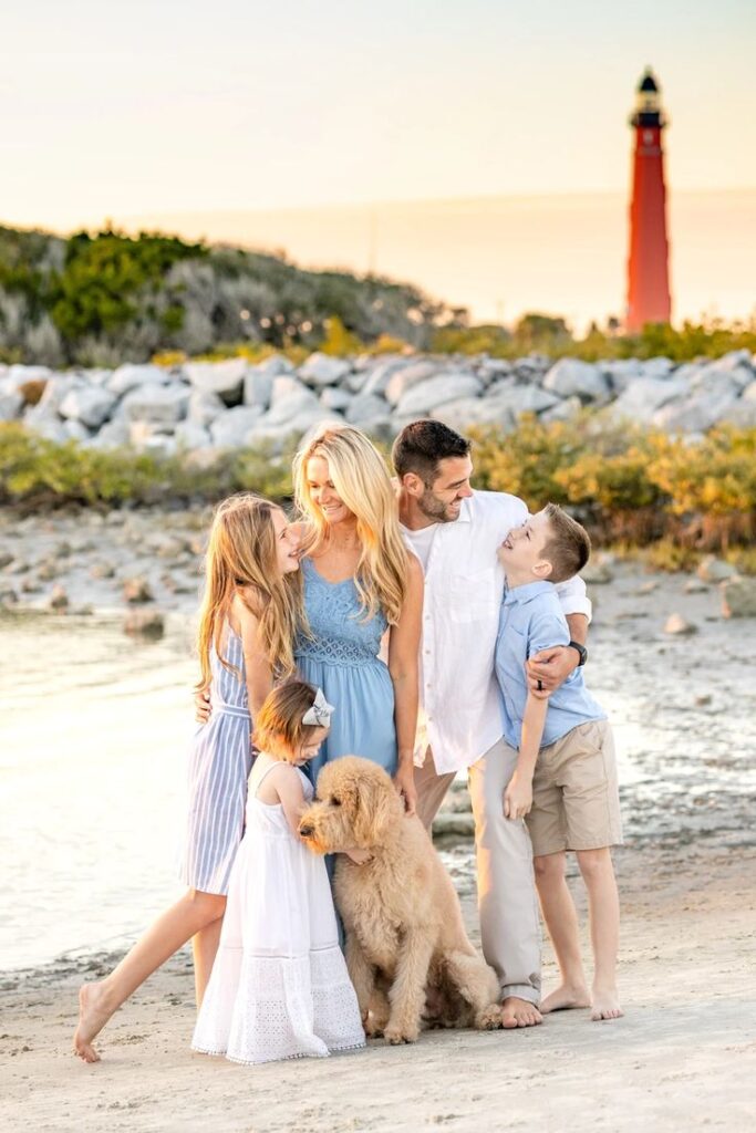 cute family beach photo ideas