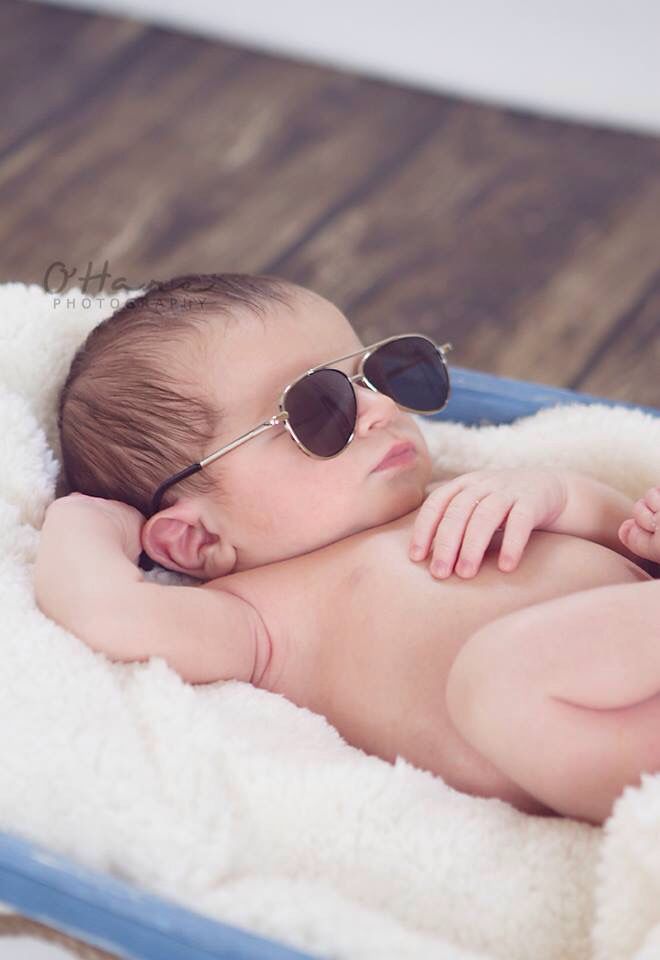 cute newborn photo ideas