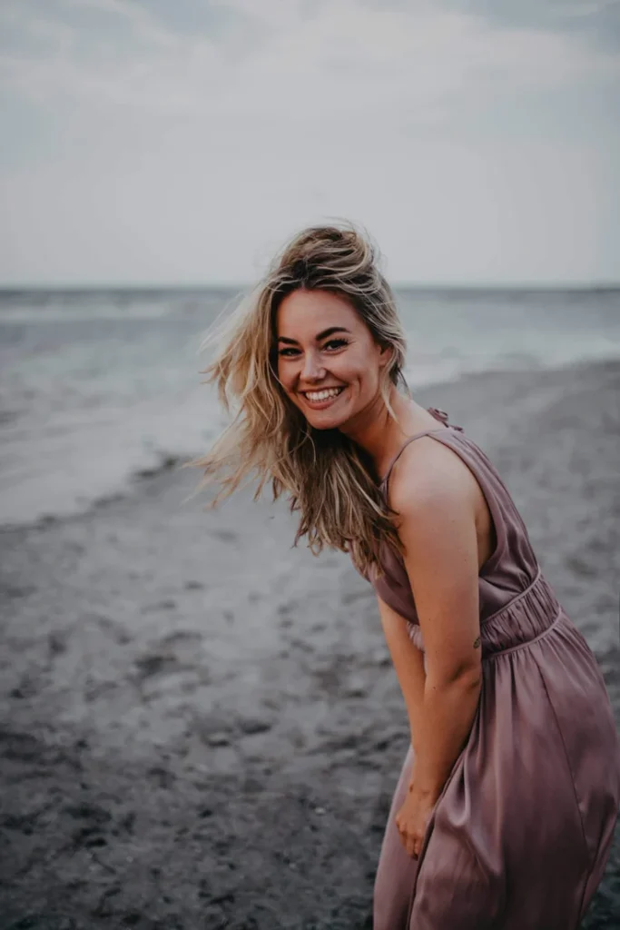 beach photo ideas for girl