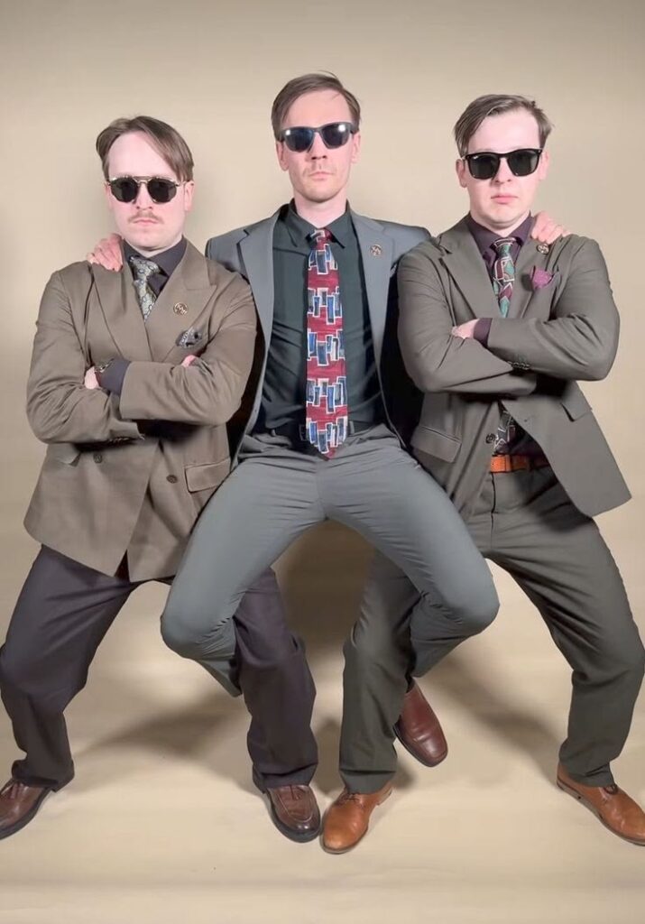 awkward family photo ideas