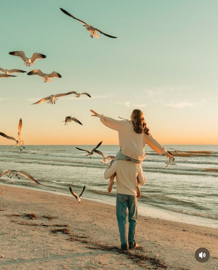 couple beach photo ideas