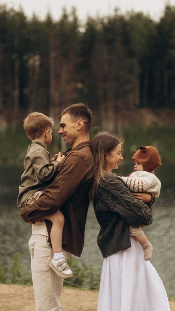 creative family photo ideas