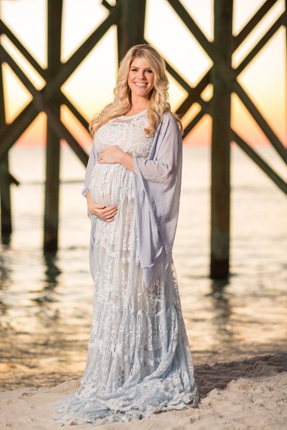 beach maternity photo ideas