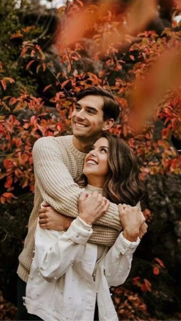 couple fall photo ideas
