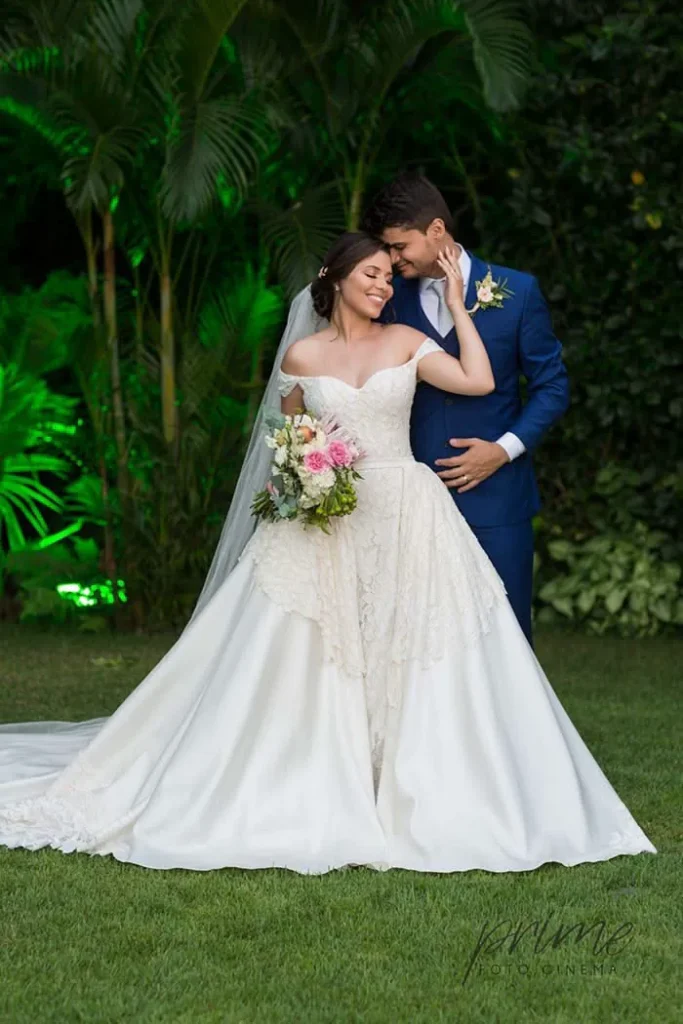 bride and groom photo ideas