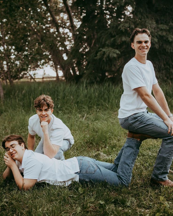 awkward family photo ideas