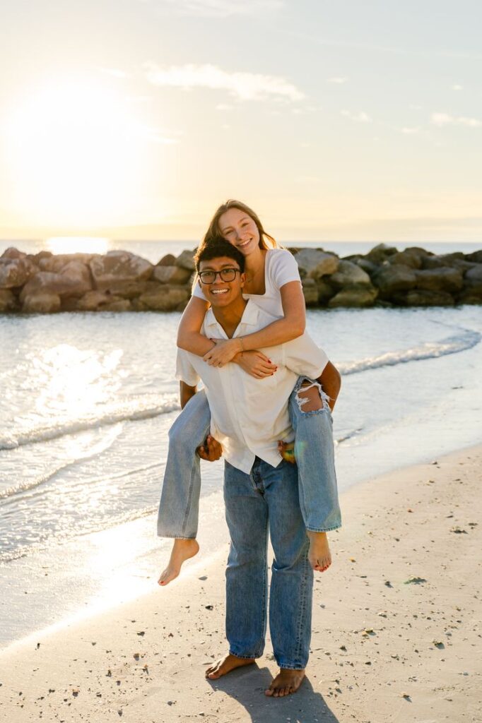couple beach photo ideas