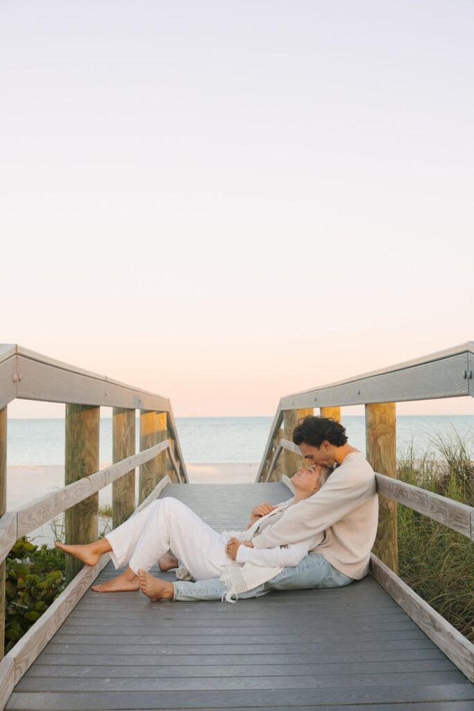 couple beach photo ideas
