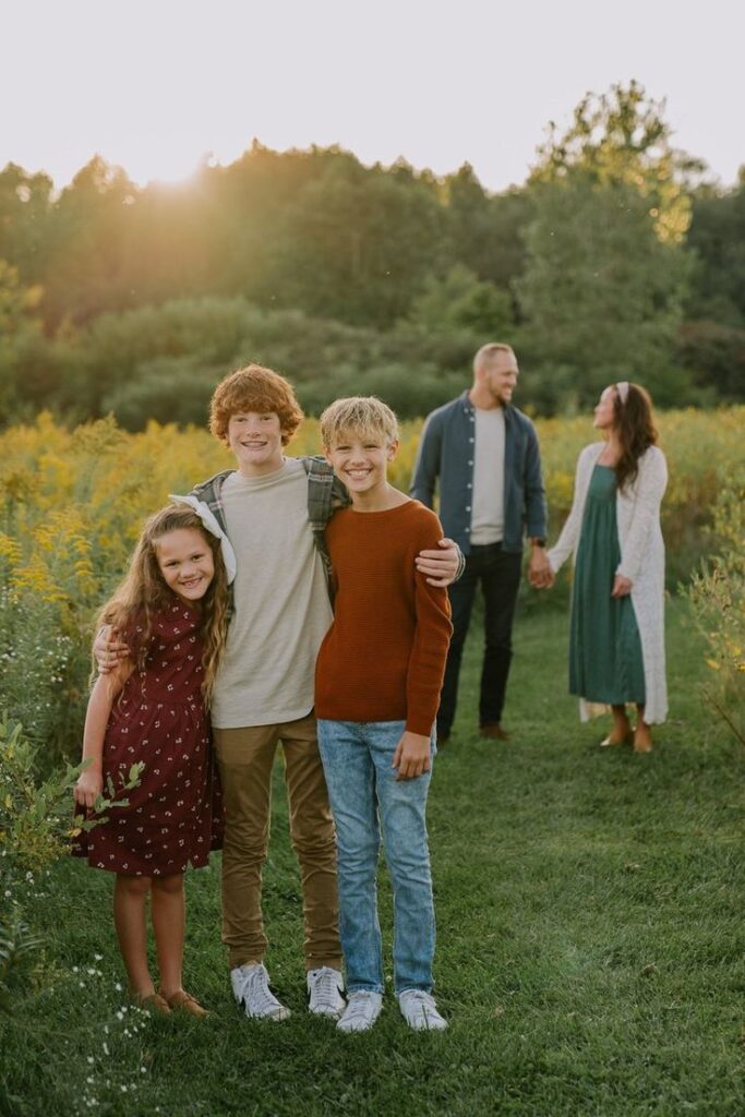 casual family photo ideas