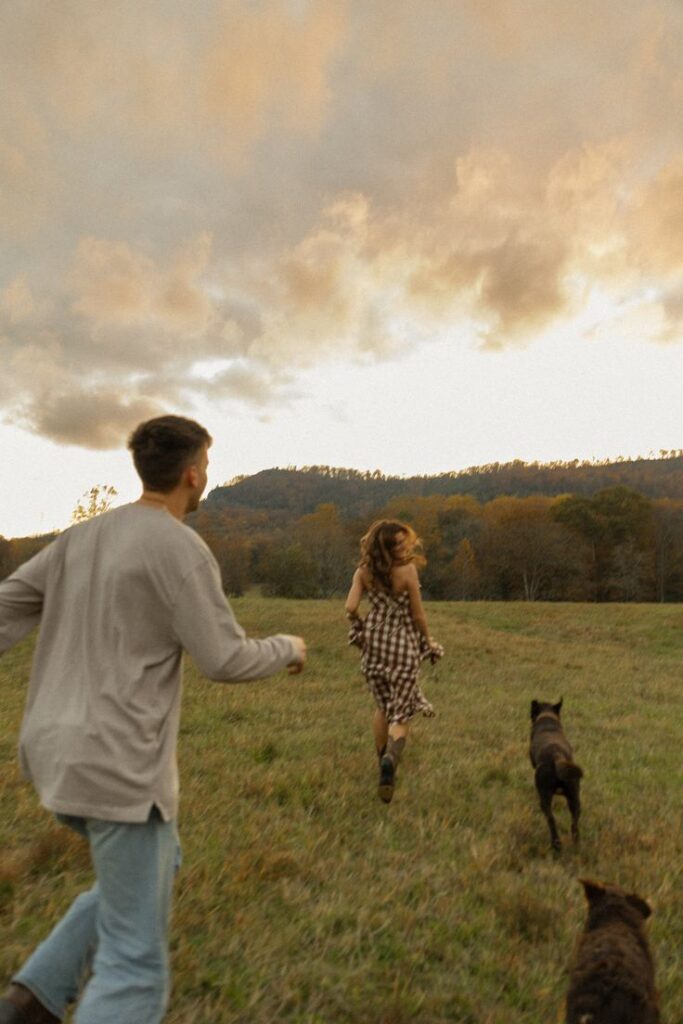couple and dog photo ideas