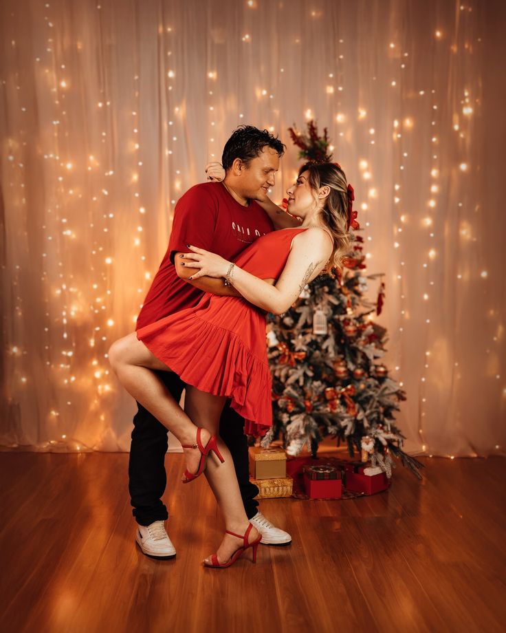 couple christmas photo ideas