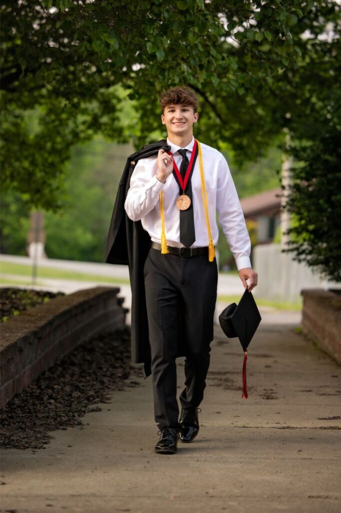 cap and gown photo ideas