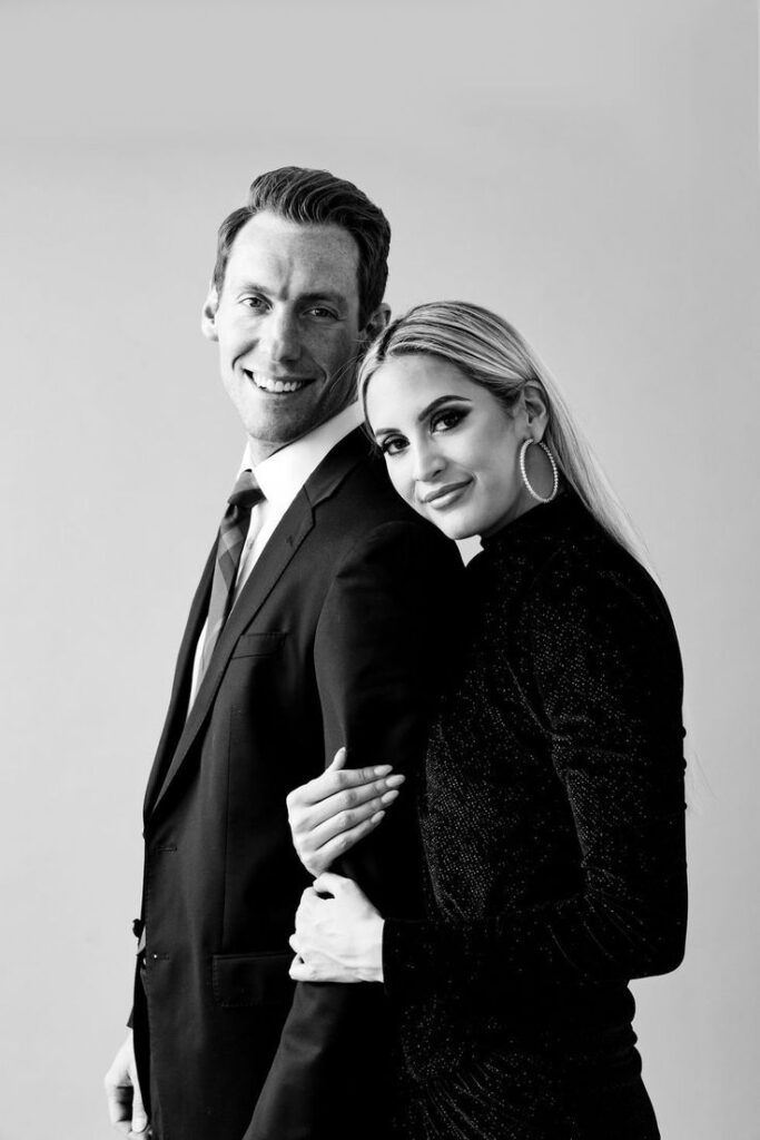 couples anniversary photoshoot ideas