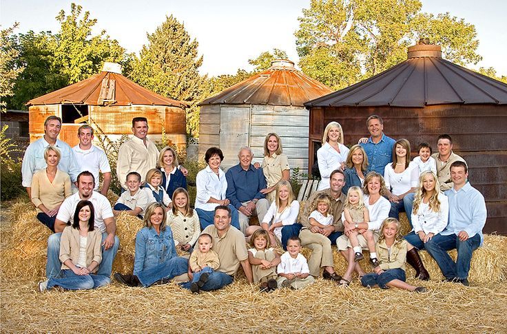 creative large family photo ideas