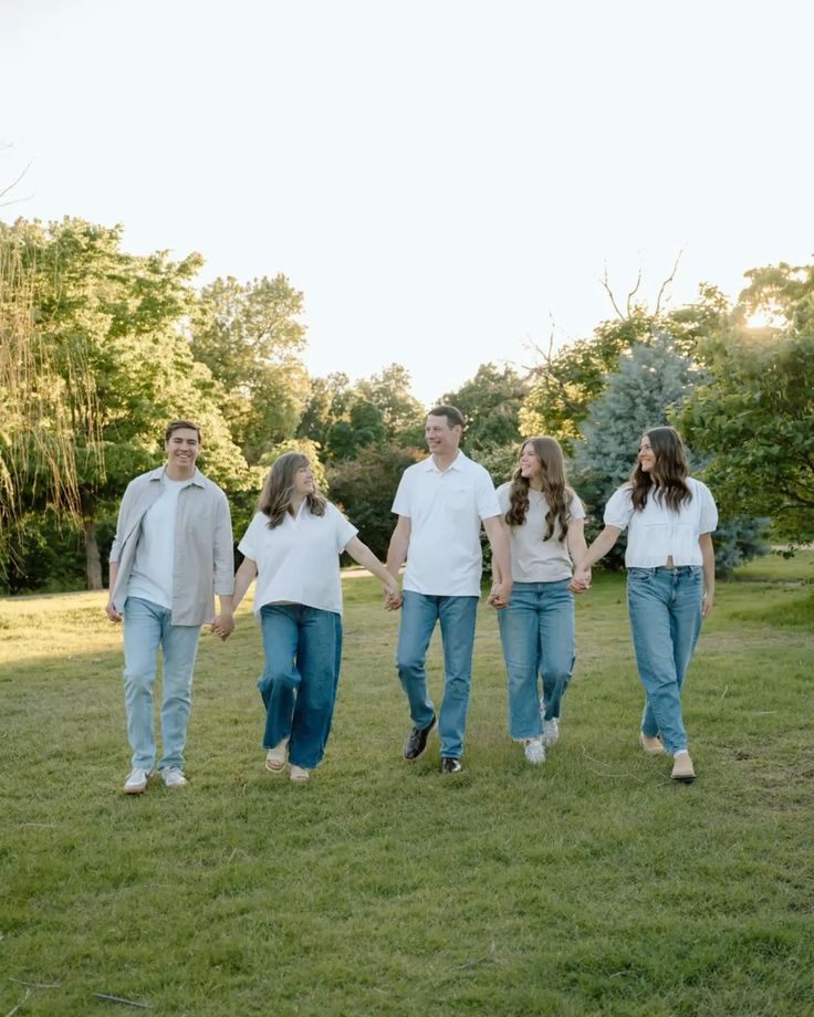 casual family photo ideas