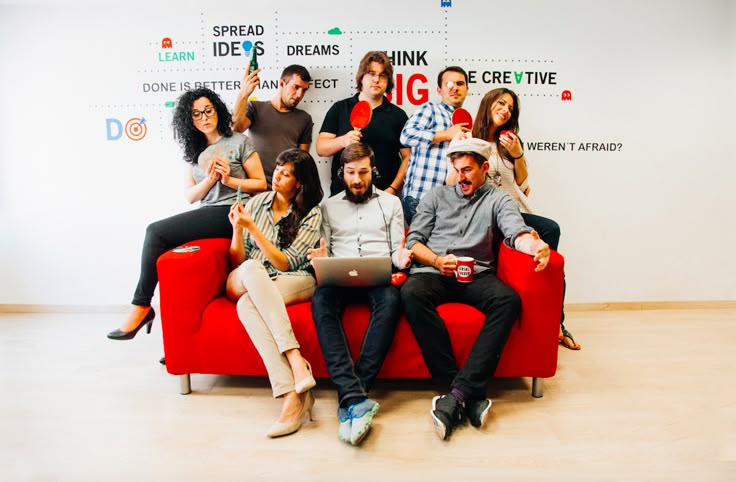 corporate team photo ideas