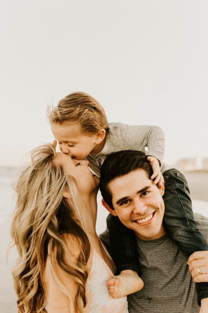candid family photo ideas