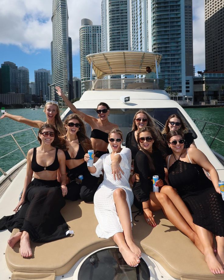 bachelorette photo ideas