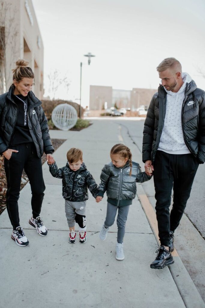 casual family photo outfit ideas