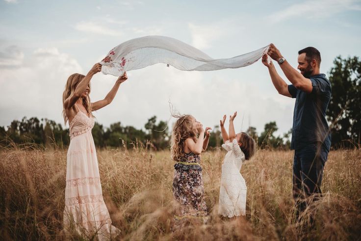creative family photo ideas
