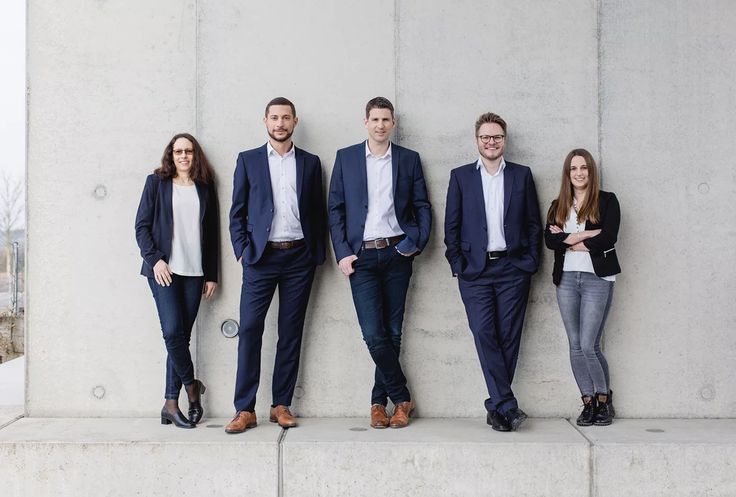 corporate team photo ideas