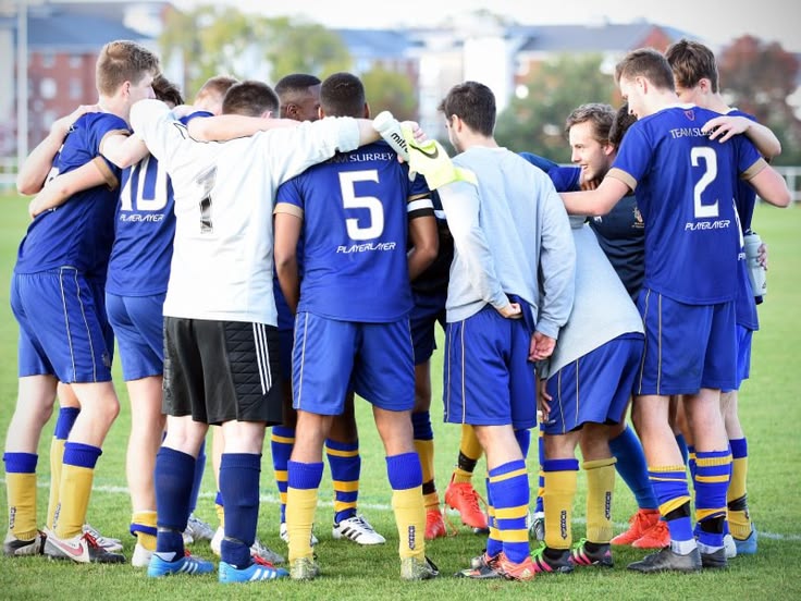 cool soccer team photo ideas