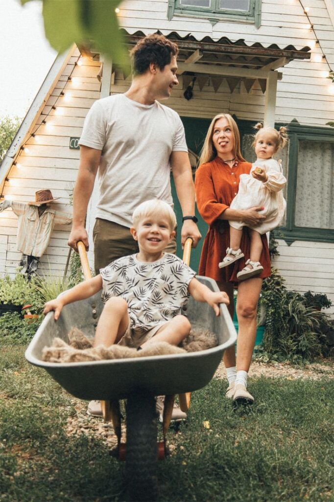 casual family photo ideas