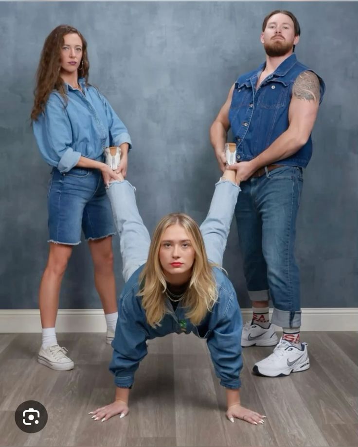 awkward family photo ideas