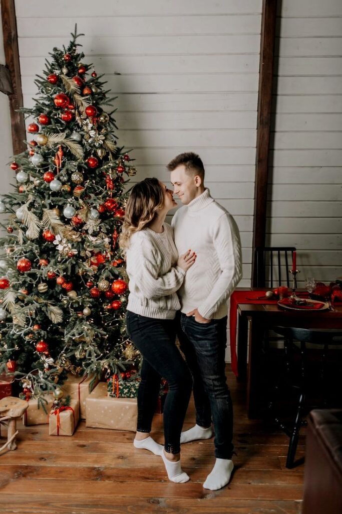 couple christmas photo ideas