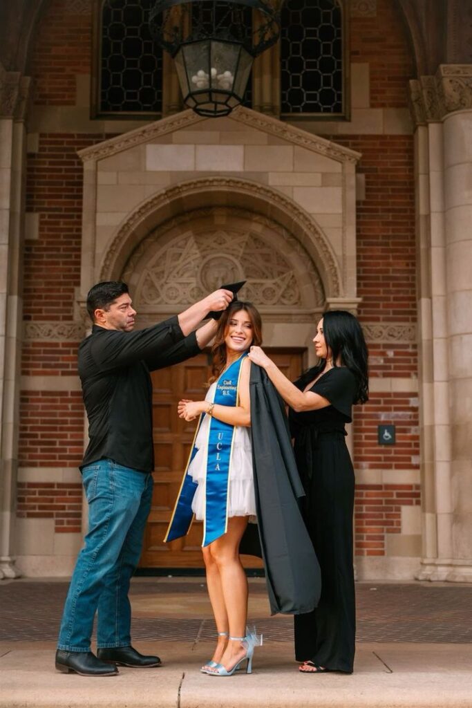 unique graduation photo ideas