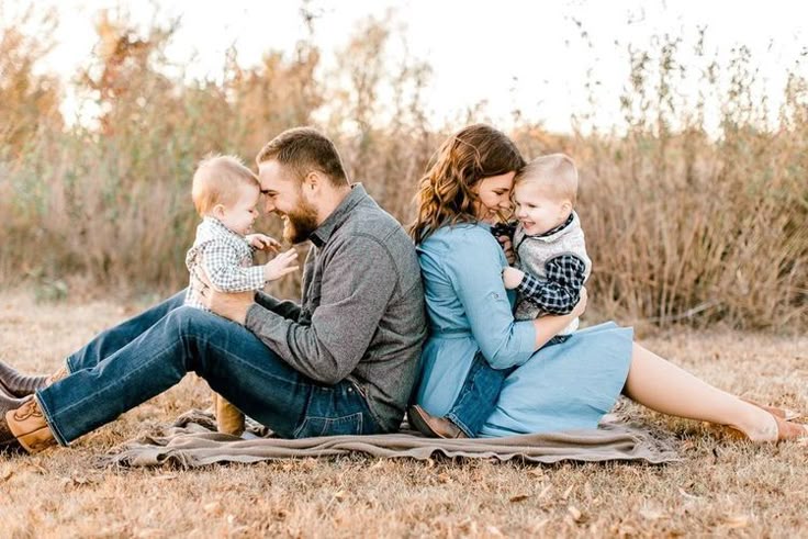 creative family photo ideas