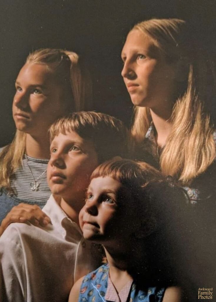 awkward family photo ideas