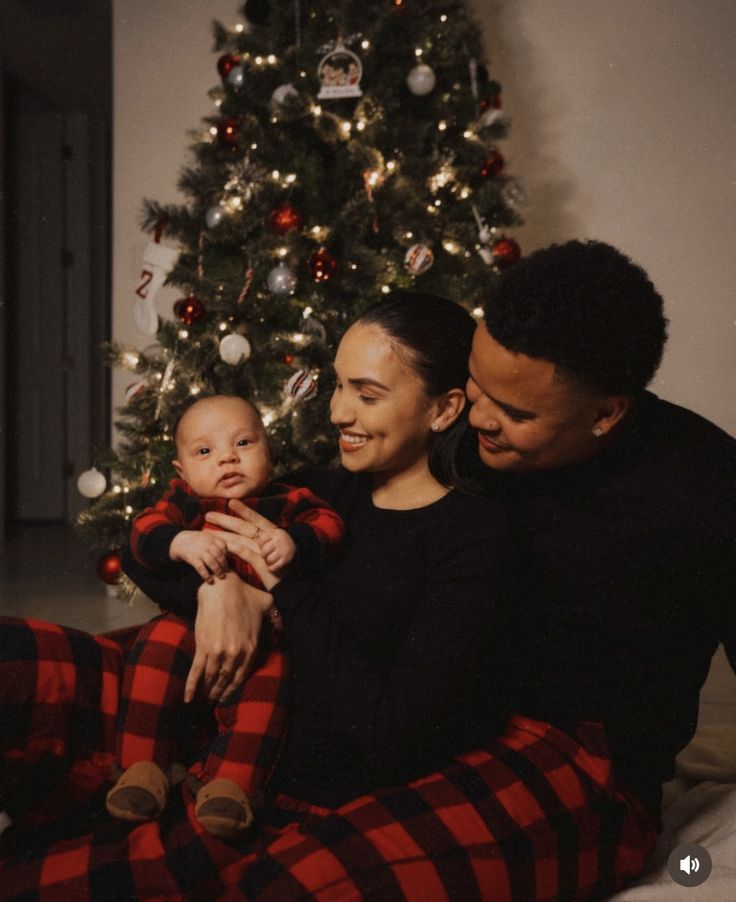 baby first christmas photo ideas