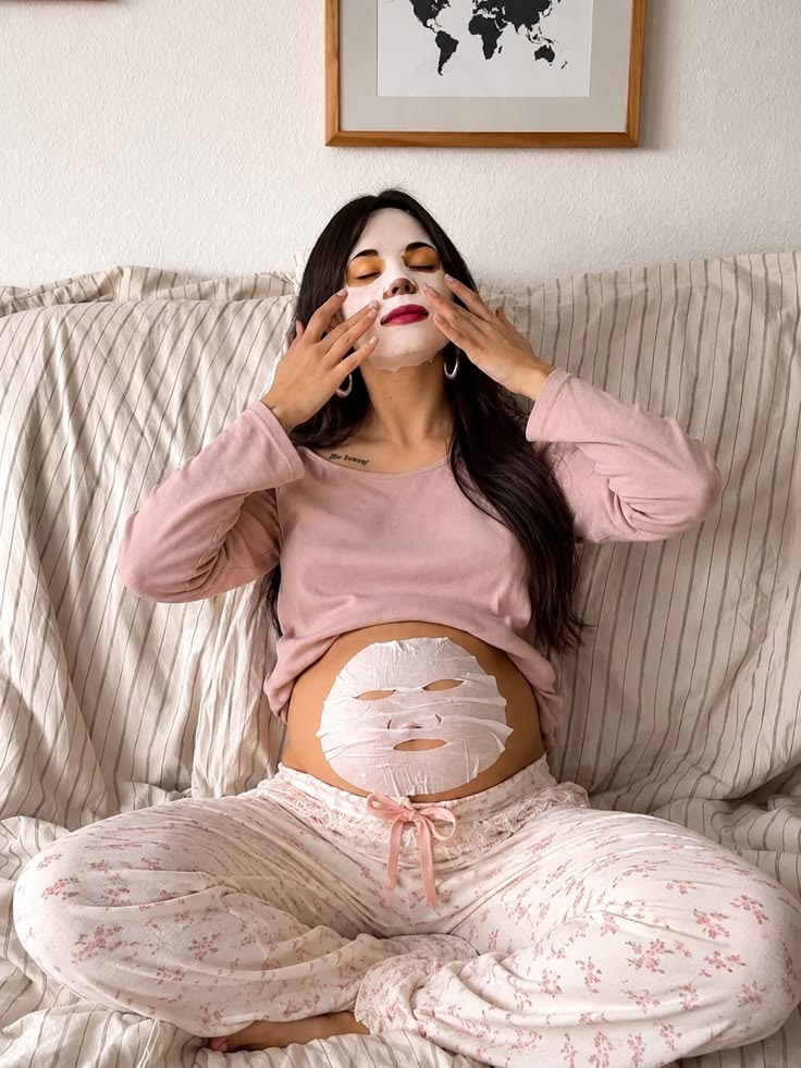 cute maternity photo ideas
