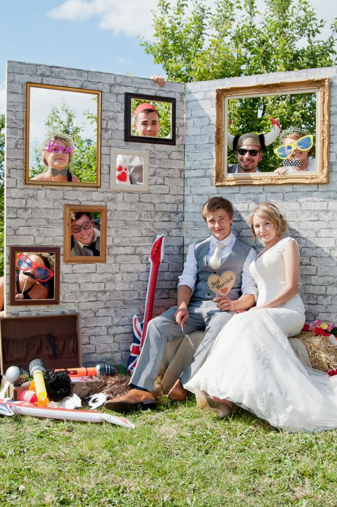 couple photo booth ideas