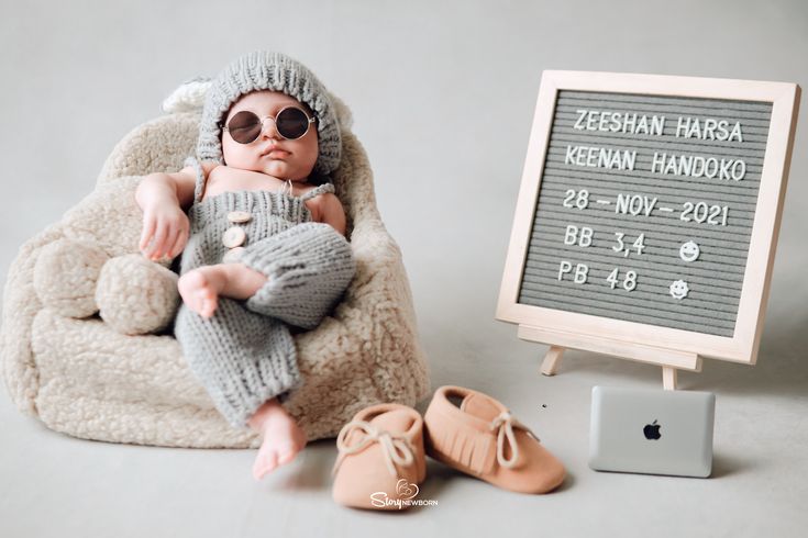 cute newborn photo ideas