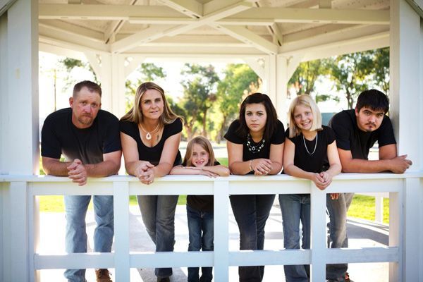 cool family photo ideas