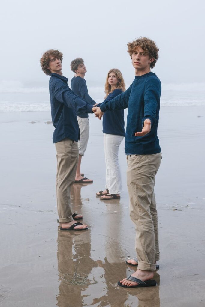 awkward family photo ideas