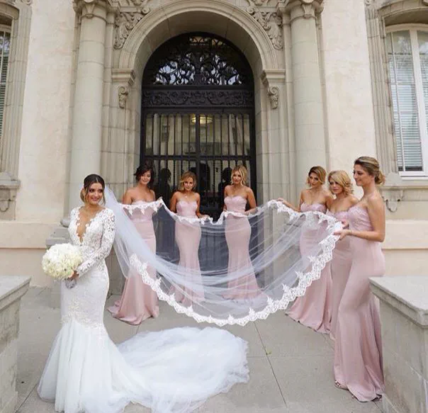 bride with bridesmaids photo ideas