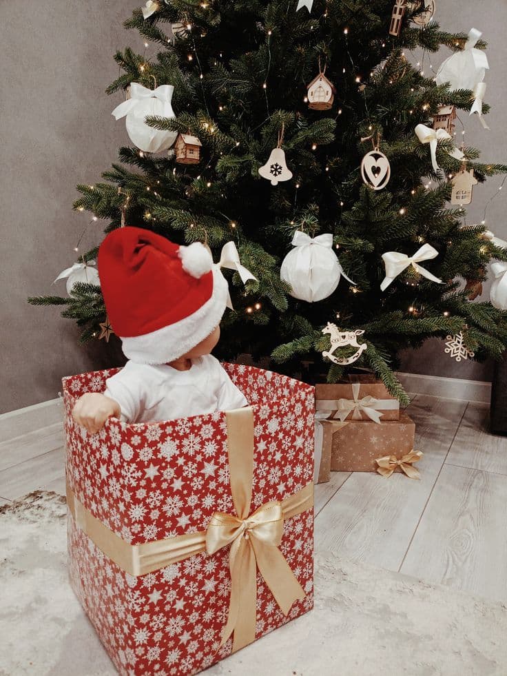 baby first christmas photo ideas